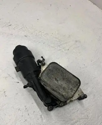 BMW 2 F46 Oil filter mounting bracket 70563887