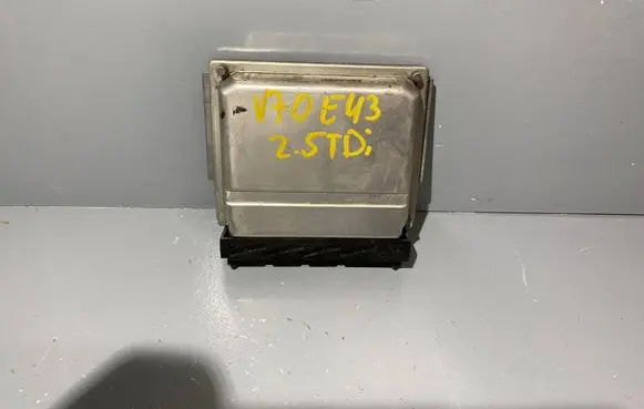 Volvo V70 Engine control unit/module 09496667A 28SA4018 0281001776