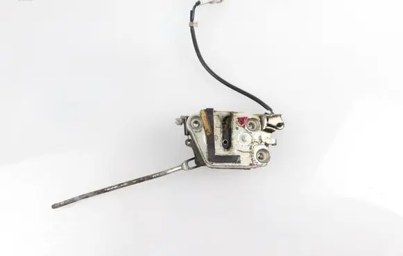 Suzuki Alto Front door lock