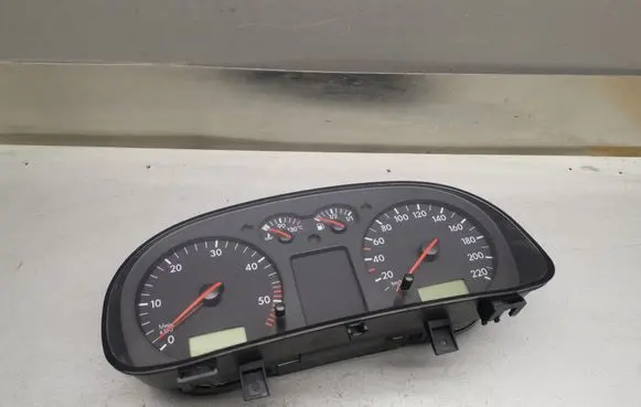 Volkswagen Golf IV Speedometer (instrument cluster) 1J0919861B