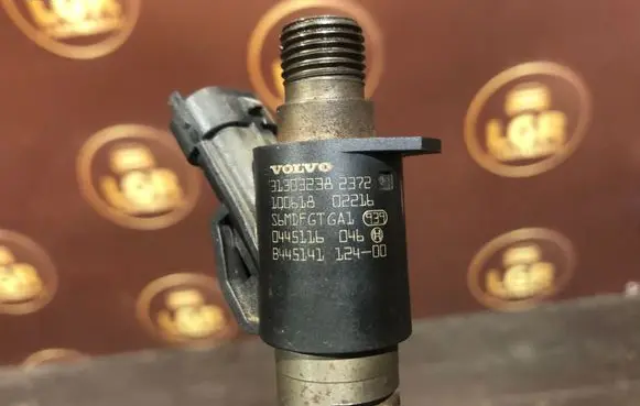 Volvo XC60 Fuel injector 31303238 0445116046