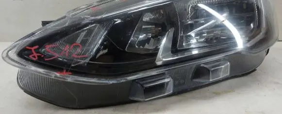 Ford Focus Headlight/headlamp mx7b-13e015-cc