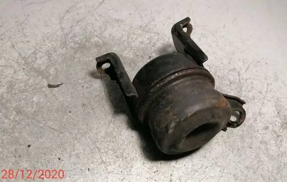 Toyota Avensis T220 Engine mount bracket