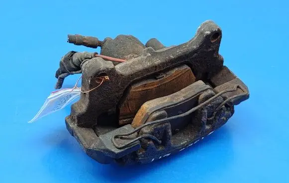 Volkswagen PASSAT B5.5 Front brake caliper 