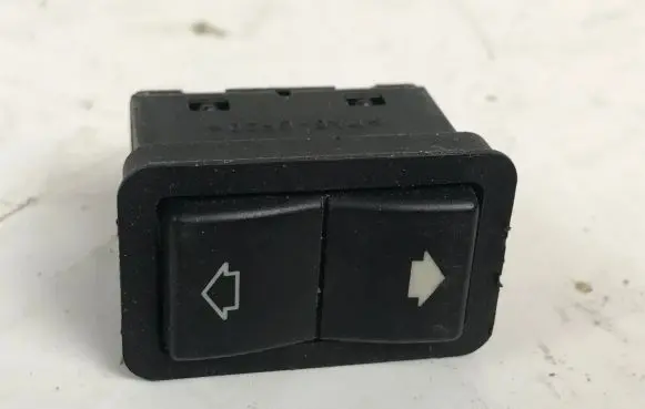 BMW 5 E39 Electric window control switch 8368974
