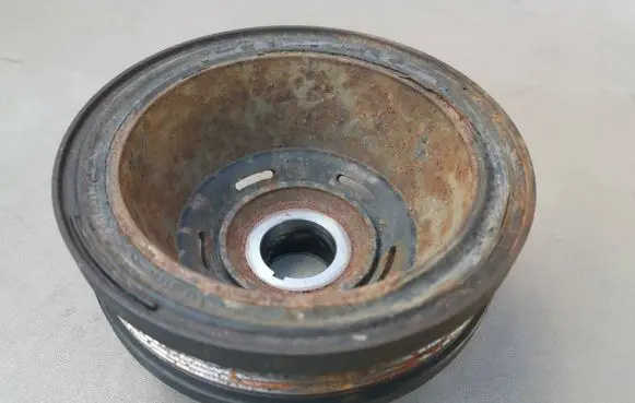 Mercedes-Benz ML W166 Crankshaft pulley A2760300903
