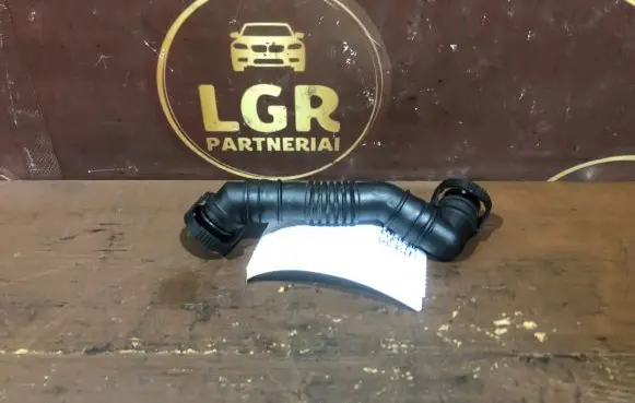 Volkswagen Touran I Breather hose/pipe 03G103493D