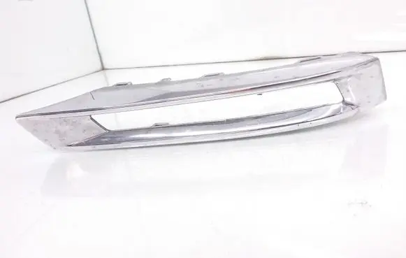 Under headlight/headlamp trim