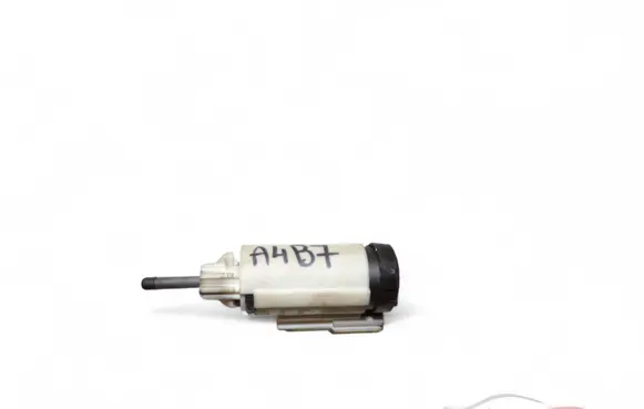 Audi A4 S4 B7 8E 8H Brake pedal sensor switch 8E0927189B