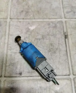 Renault Scenic II - Grand scenic II Brake pedal sensor switch 8200168239B