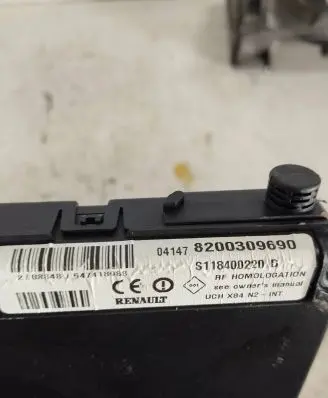 Renault Scenic II - Grand scenic II Comfort/convenience module 8200309690 S118400220D 04147
