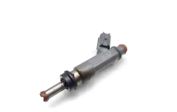 Toyota Prius (XW50) Fuel injector 23250-37080