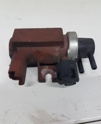 Ford Focus Turbo solenoid valve 70096602 9650098380