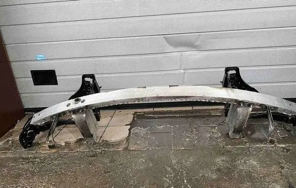 Mercedes-Benz E W212 Front bumper cross member