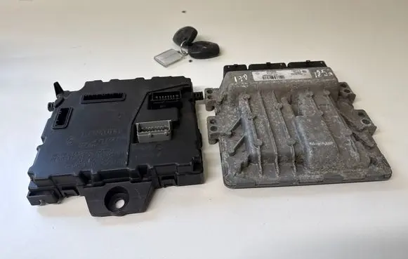 Engine ECU kit and lock set