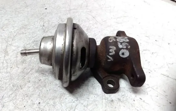 Volkswagen Sharan EGR valve 028131501E 72172302