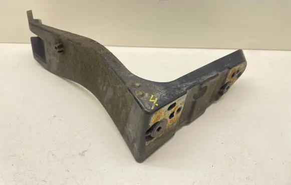 Audi A4 S4 B6 8E 8H Front bumper mounting bracket 8E0821137