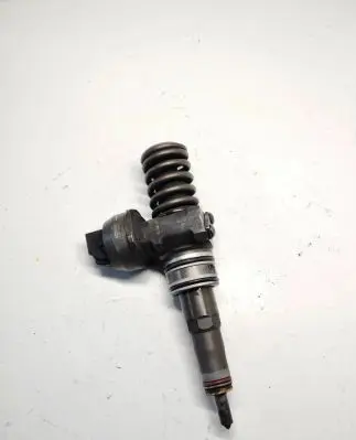 Volkswagen Golf V Fuel injector 038130073BQ