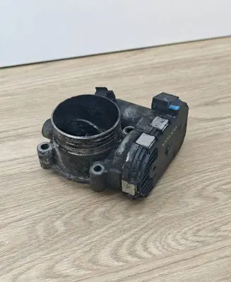Volvo V70 Throttle valve 8692720 06W025 0281002701