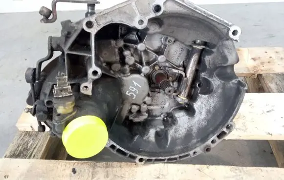 Peugeot 206 Manual 5 speed gearbox 20CP81