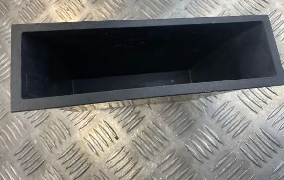 Nissan X-Trail T30 Glove box 6847535F00