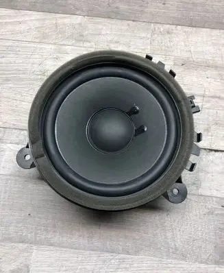 Volvo XC70 Rear door speaker 30657445 16W04