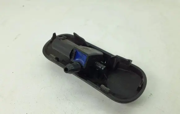 Volkswagen PASSAT B6 Windshield washer spray nozzle 5M0955986