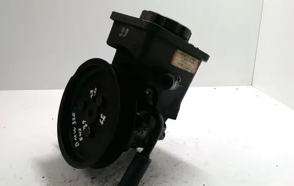 BMW 3 E46 Power steering pump 6756575 7787106