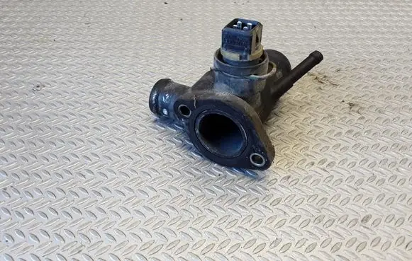 Volkswagen Golf III Engine coolant pipe/hose 028121133B