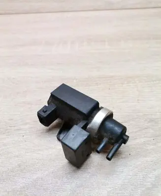 BMW 5 E60 E61 Turbo solenoid valve 2247906 72279600