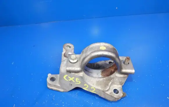 Mazda CX-5 Engine mounting bracket