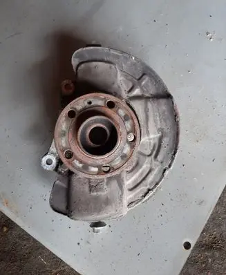 Volvo S60 Front wheel hub spindle knuckle 9461943 P39960658