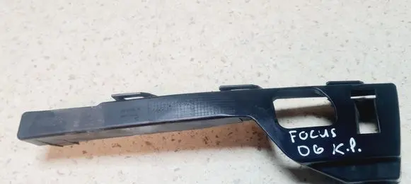 Ford Focus Front bumper mounting bracket 4M5117E857AC