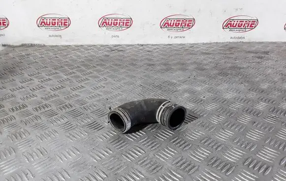 Volkswagen Tiguan Engine coolant pipe/hose 04L131521