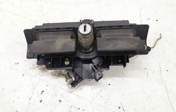 Audi A6 S6 C5 4B Tailgate/trunk/boot exterior handle 4B0827565D 8D9827565H