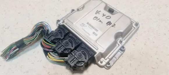 Volvo S40, V40 Engine control unit/module 8200112254 28FM0265 8200065996