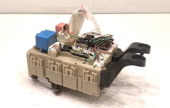 Toyota Avensis T270 Other control units/modules 82730-05720
