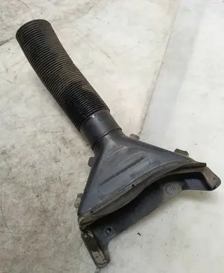 Mercedes-Benz E W124 Air intake duct part 6170940211 0870760