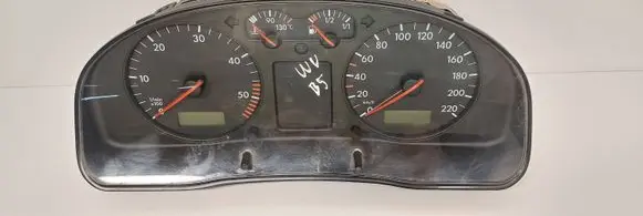 Volkswagen PASSAT B5 Speedometer (instrument cluster) 88311245