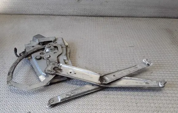 Opel Omega B1 Front door window regulator with motor 09174453