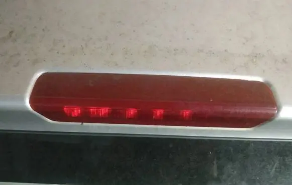 Chevrolet Cruze Third/center stoplight