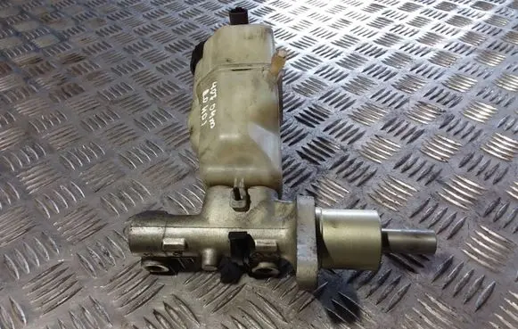 Peugeot 407 Master brake cylinder 9646980980