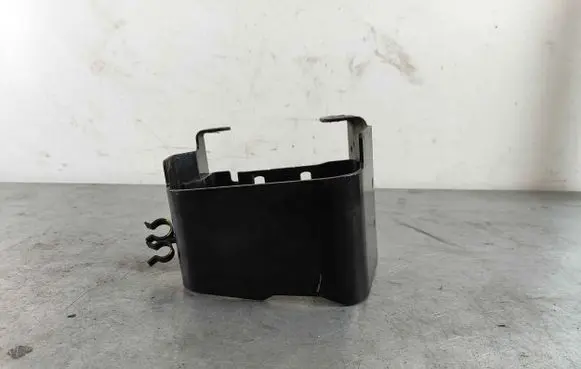 Land Rover Discovery Sport Fuel filter bracket/mount holder LR137039