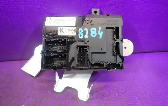 Mazda 2 Central body control module DL4067560B
