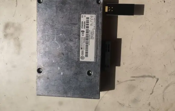 Audi A4 S4 B7 8E 8H Bluetooth control unit module 8P0862335H
