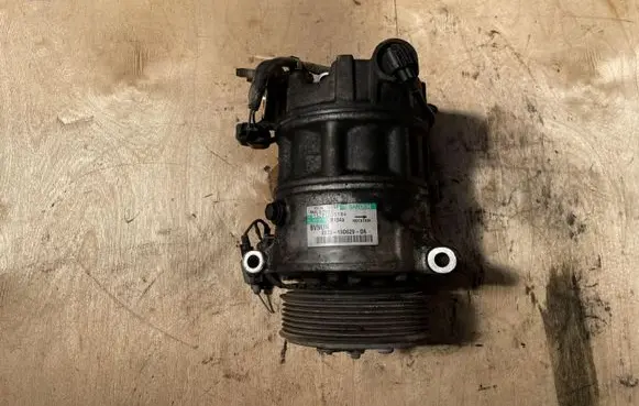 Land Rover Discovery 4 - LR4 Air conditioning (A/C) compressor (pump) 9X2319D629DA