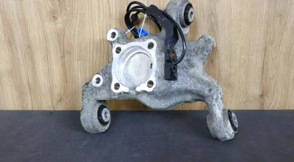 Mercedes-Benz B W246 W242 Rear wheel hub spindle/knuckle 2460406