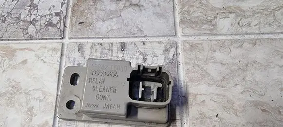 Toyota Avensis T250 Window wiper relay 8594205030
