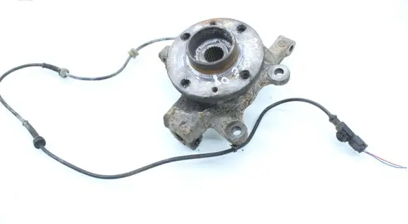Nissan Note (E11) Front wheel hub