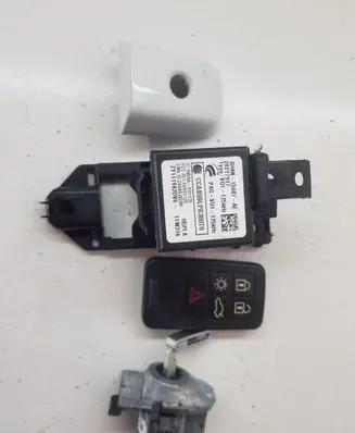 Volvo XC60 Ignition lock 28227917 AH4N15607AE 30784964